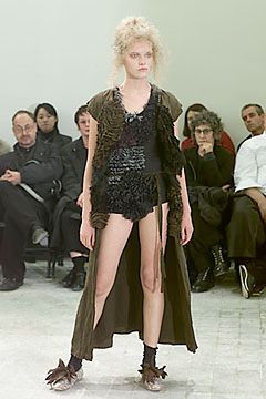 Comme Des Garcons fashion show for Spring/Summer 2000