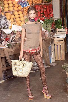 Dolce & Gabbana fashion show for Spring/Summer 2000