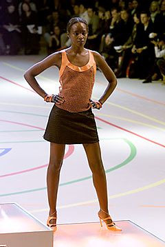 Givenchy fashion show for Spring/Summer 2000
