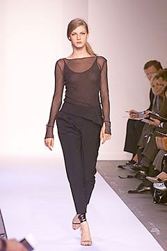 Narciso Rodriguez fashion show for Spring/Summer 2000