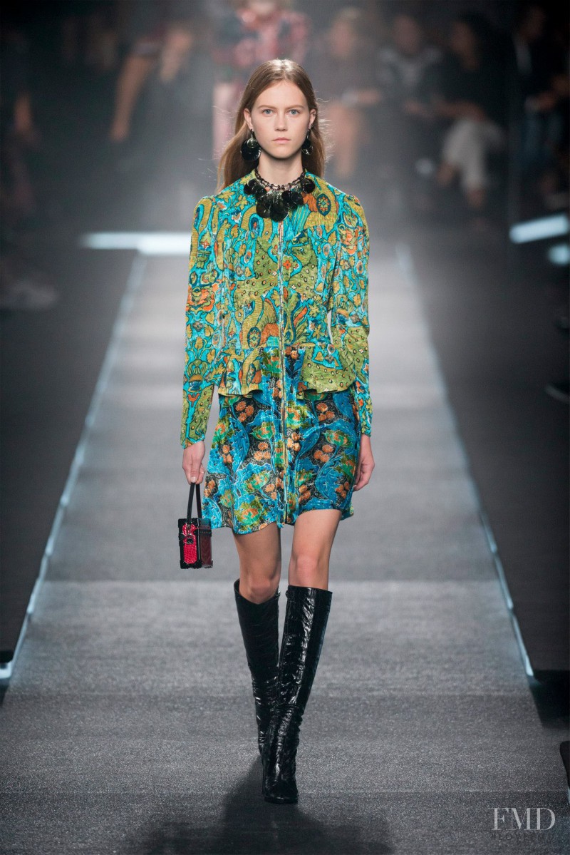Julie Hoomans featured in  the Louis Vuitton fashion show for Spring/Summer 2015