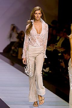 Valentino fashion show for Spring/Summer 2000