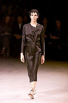 Yohji Yamamoto fashion show for Spring/Summer 2000