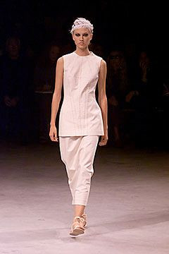 Yohji Yamamoto fashion show for Spring/Summer 2000