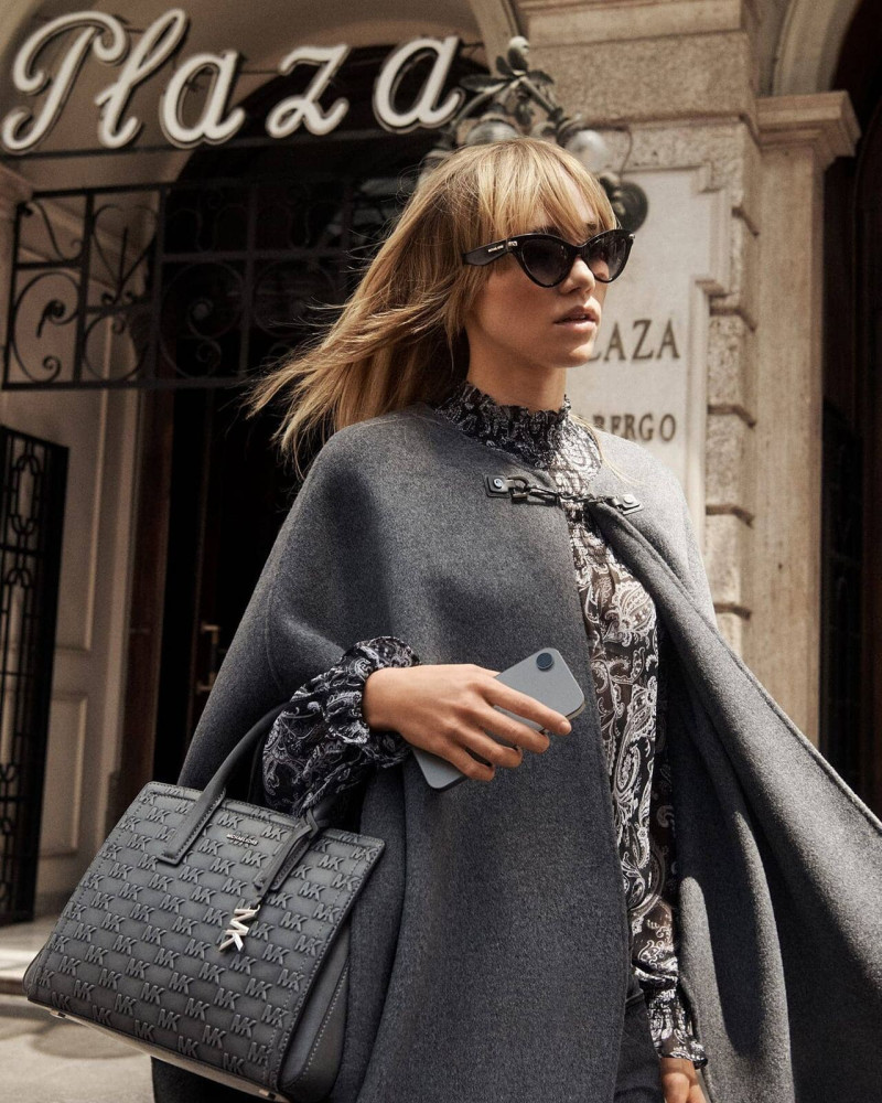 Suki Alice Waterhouse featured in  the Michael Kors Collection advertisement for Fall 2025