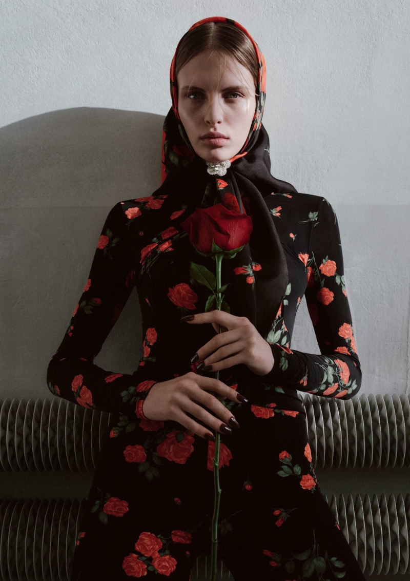 Bibi Breslin featured in  the Magda Butrym h&m 2025 advertisement for Spring/Summer 2025