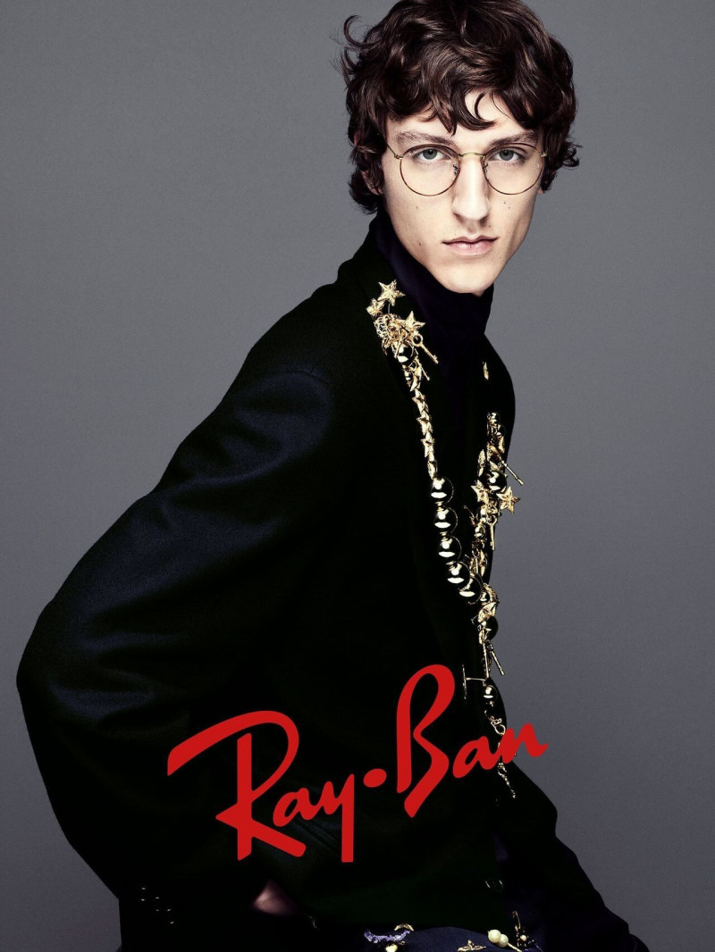 Ray-Ban advertisement for Autumn/Winter 2025