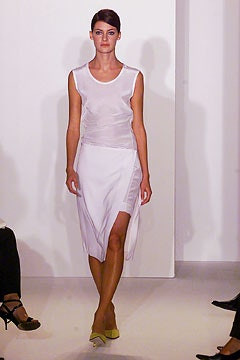 Narciso Rodriguez fashion show for Spring/Summer 2002