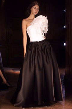 Roland Mouret fashion show for Spring/Summer 2002