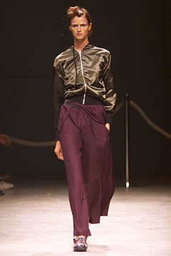 Yohji Yamamoto fashion show for Spring/Summer 2002