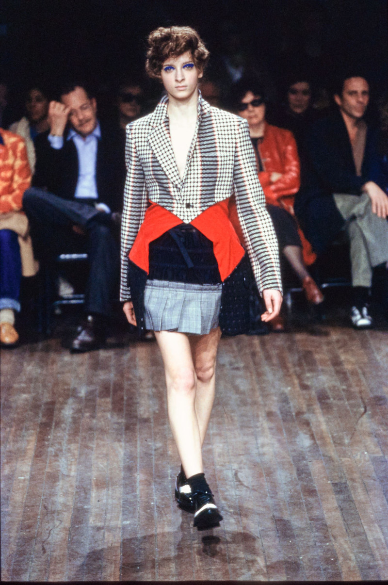 Comme Des Garcons fashion show for Autumn/Winter 2001