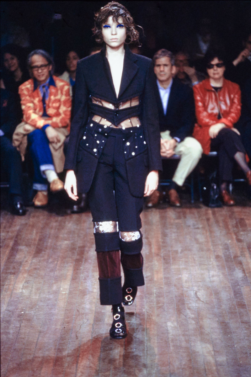 Comme Des Garcons fashion show for Autumn/Winter 2001