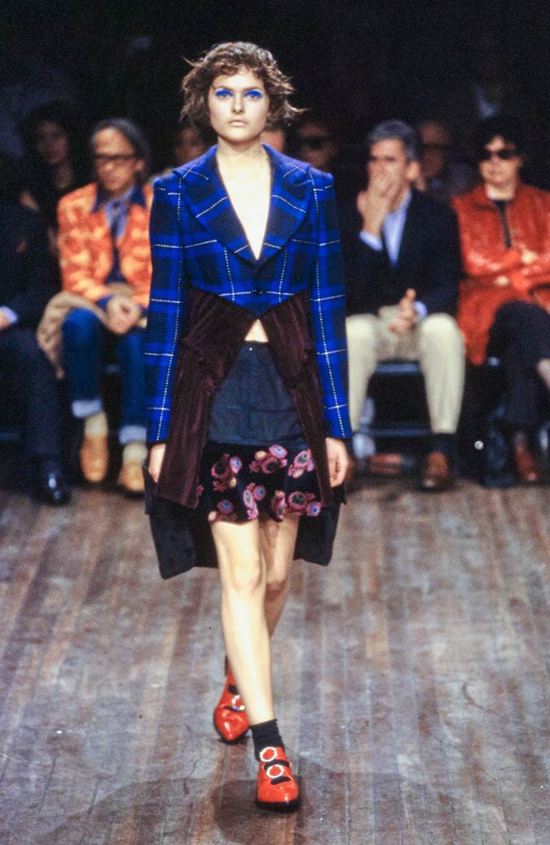 Comme Des Garcons fashion show for Autumn/Winter 2001
