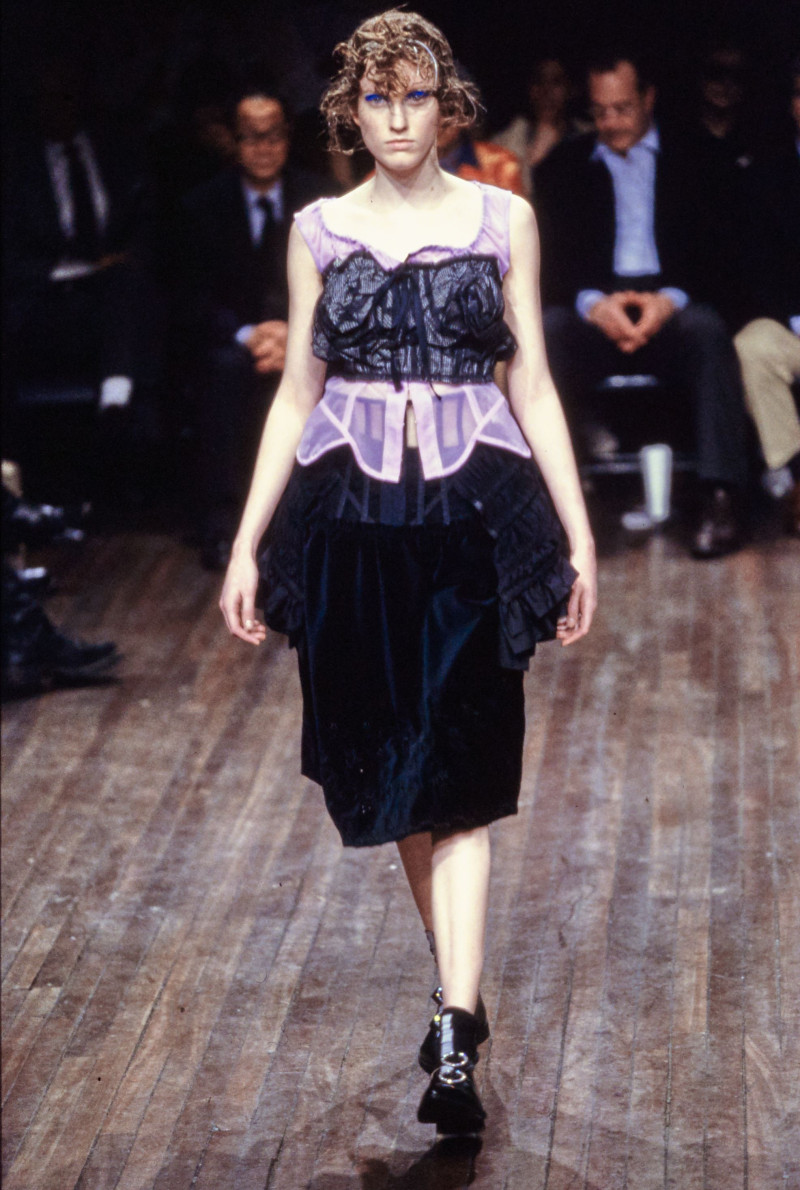 Comme Des Garcons fashion show for Autumn/Winter 2001