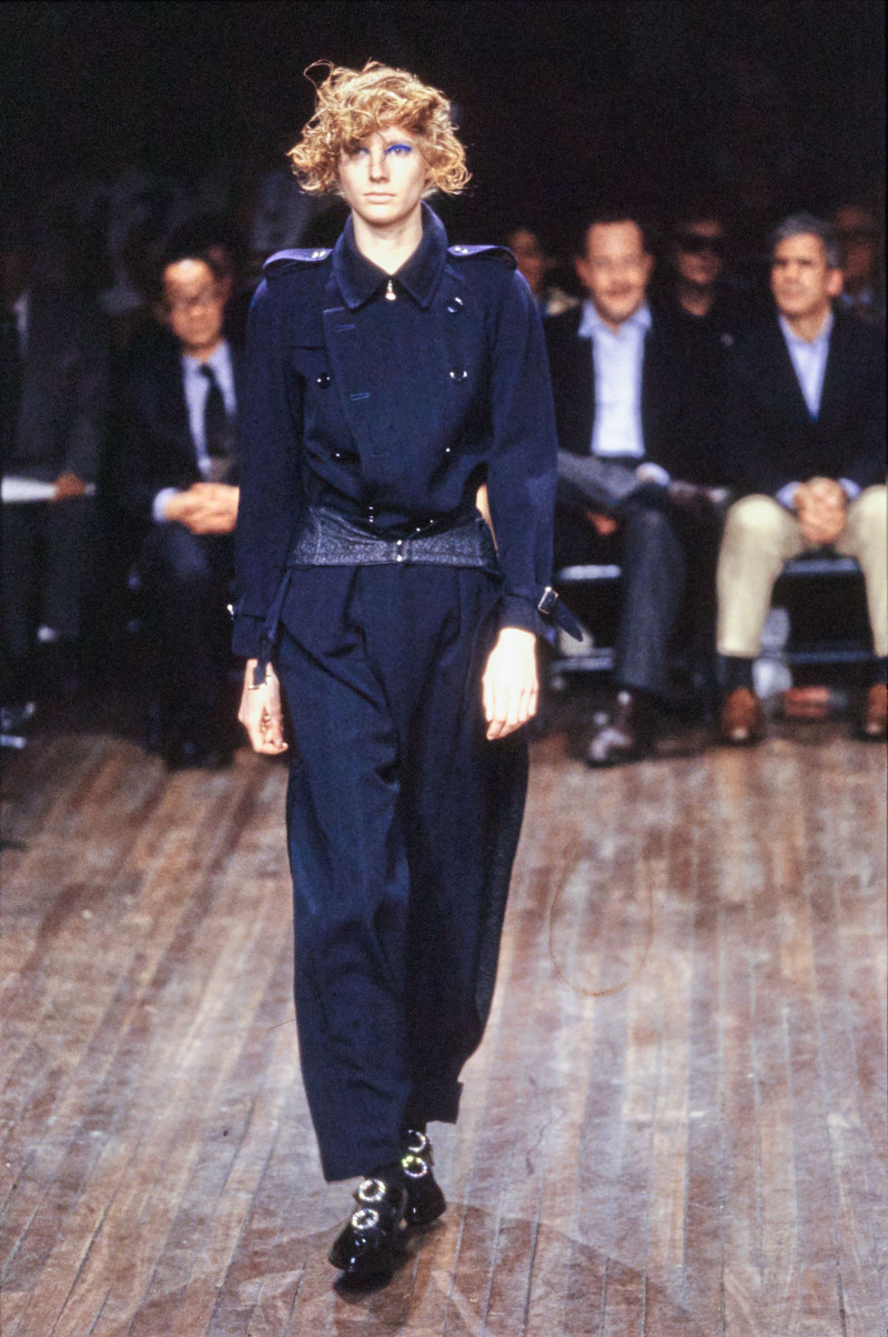 Comme des Garçons fashion show for Autumn/Winter 2001