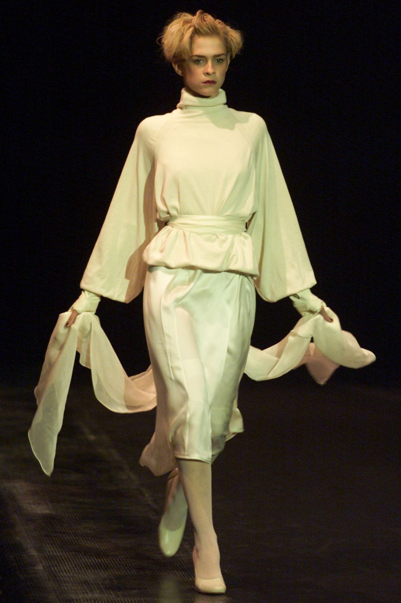 Olivier Theyskens fashion show for Autumn/Winter 2001