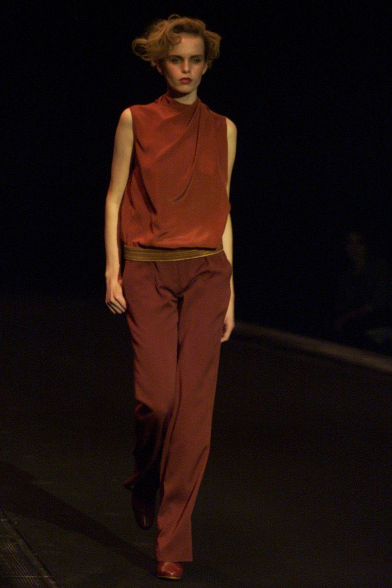 Olivier Theyskens fashion show for Autumn/Winter 2001