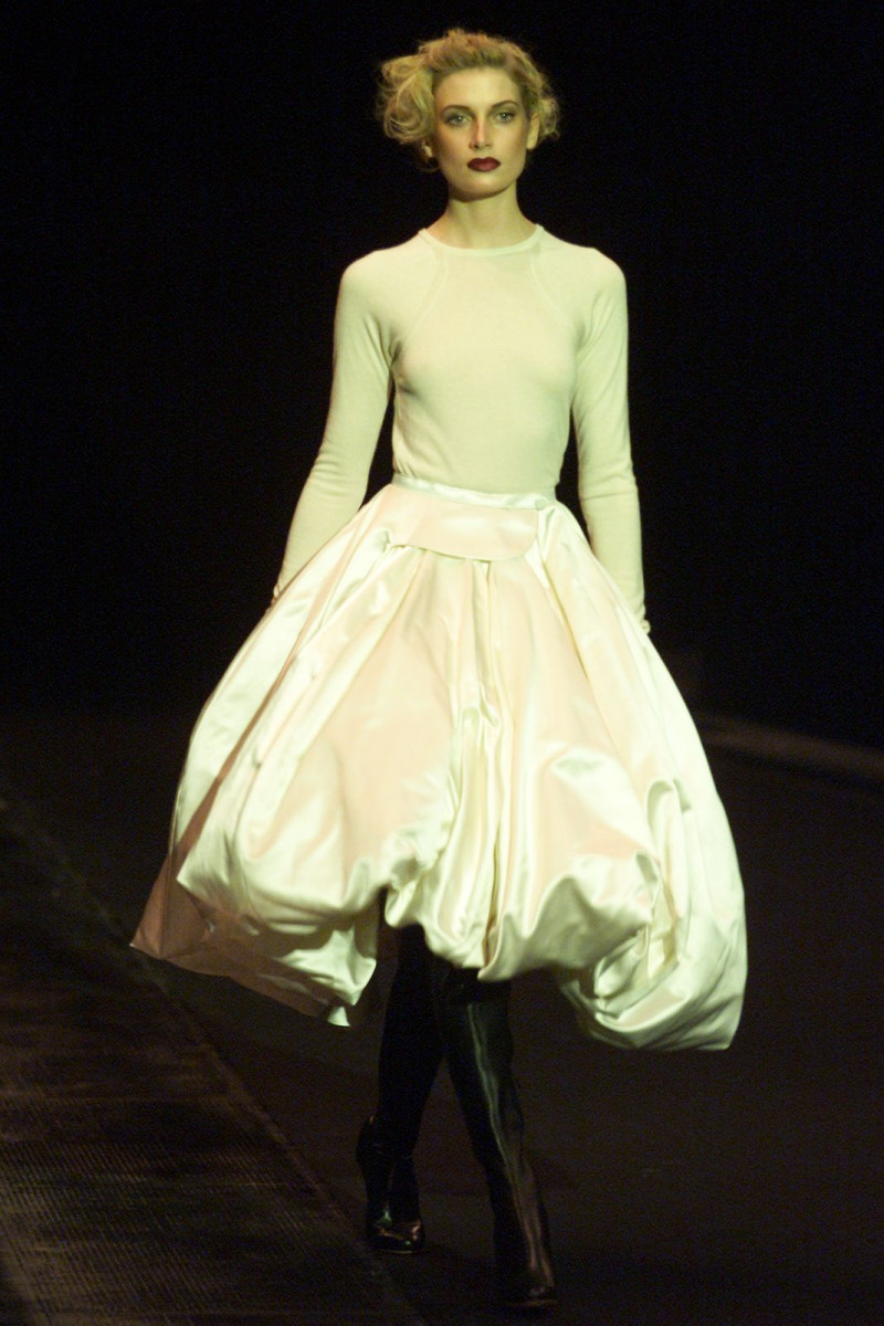Olivier Theyskens fashion show for Autumn/Winter 2001