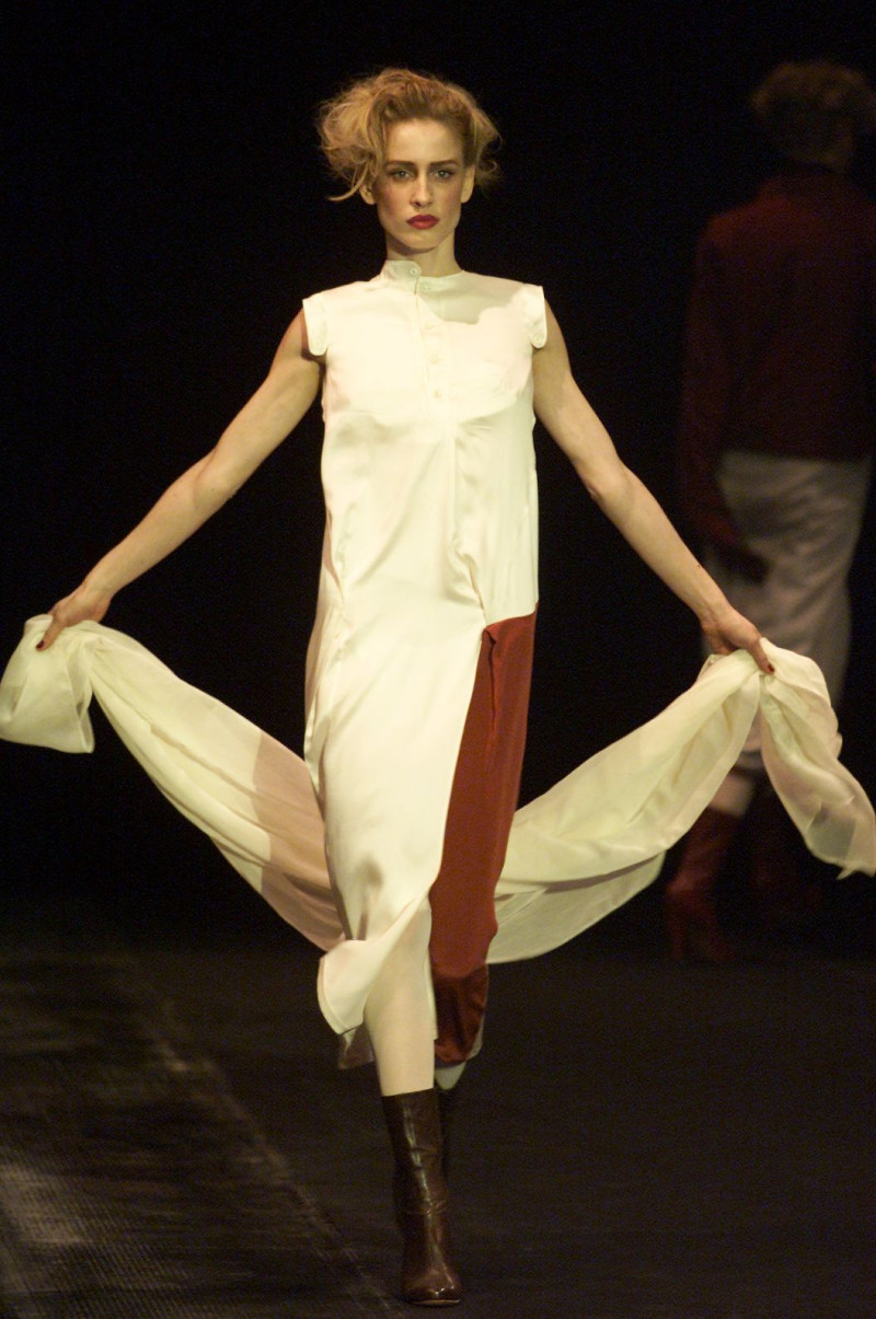 Olivier Theyskens fashion show for Autumn/Winter 2001
