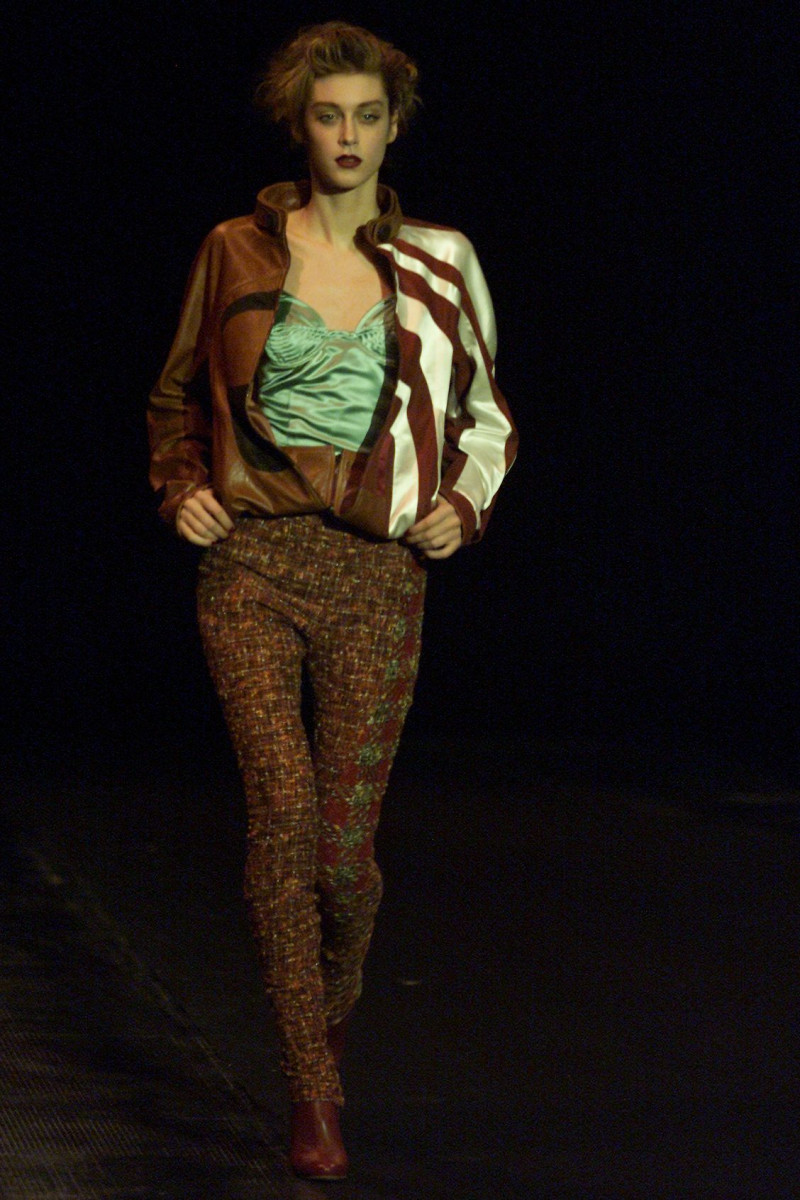 Olivier Theyskens fashion show for Autumn/Winter 2001