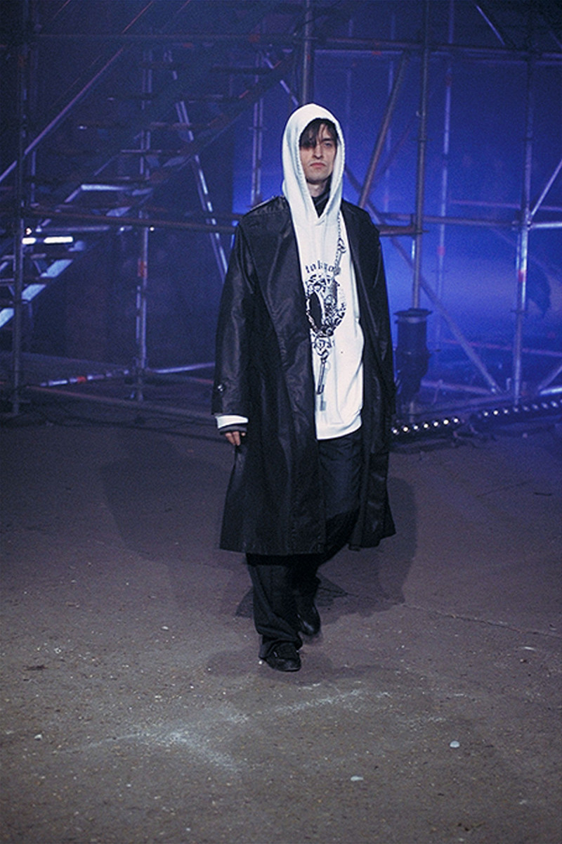 Raf Simons fashion show for Autumn/Winter 2001