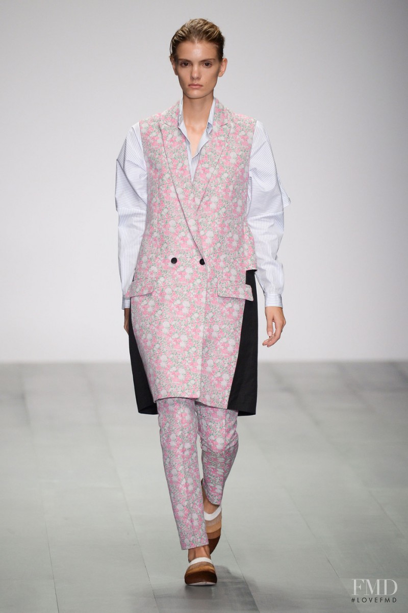 Emily Astrup featured in  the Eudon Choi fashion show for Spring/Summer 2015