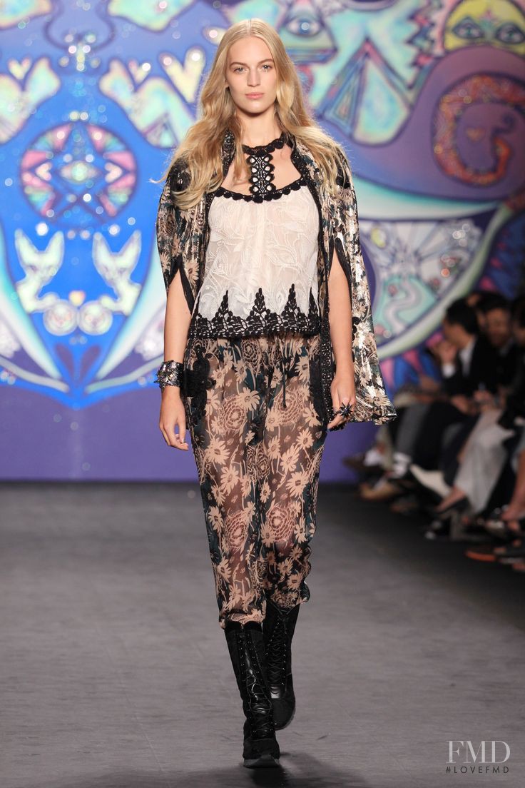 Vanessa Axente featured in  the Anna Sui fashion show for Spring/Summer 2015
