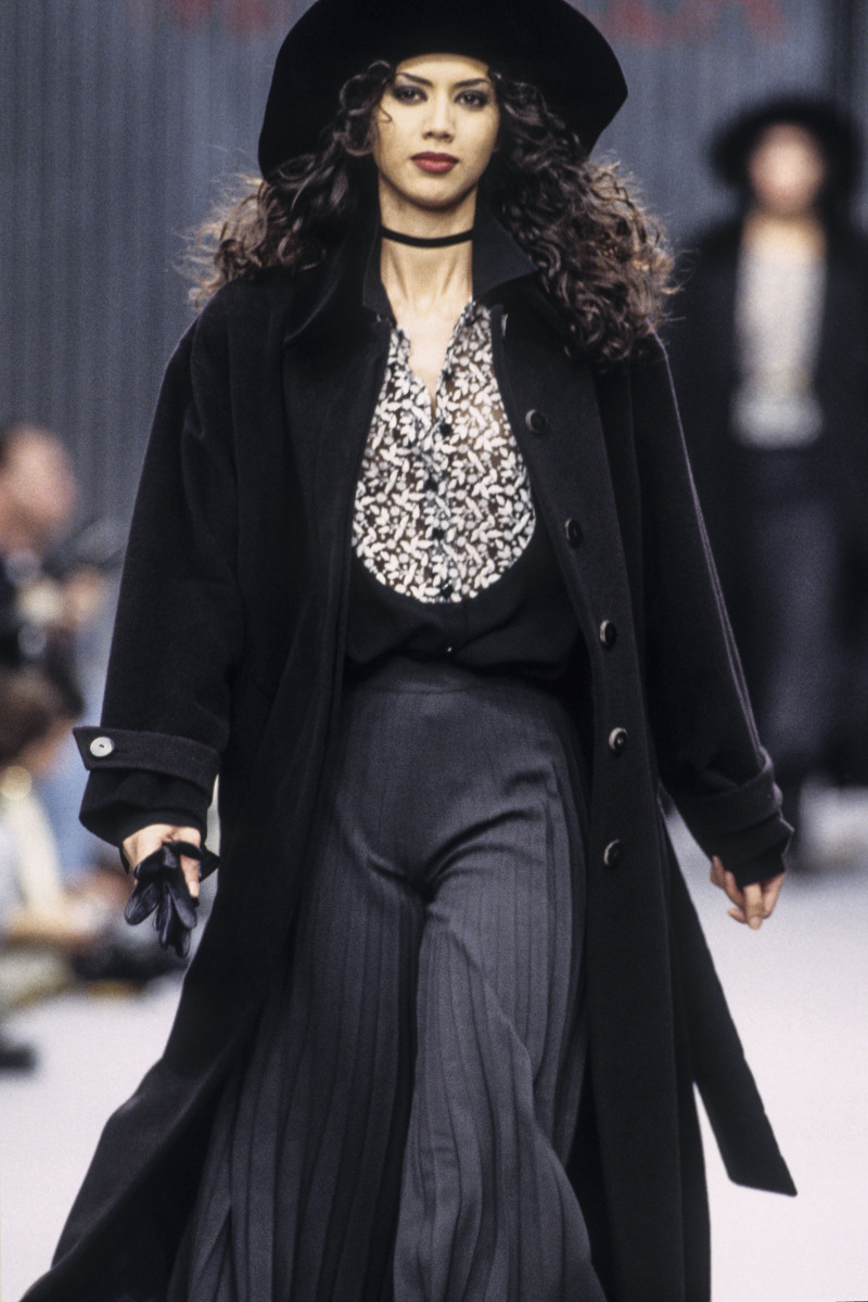 Perine Fernando featured in  the Mariella Burani fashion show for Autumn/Winter 1994