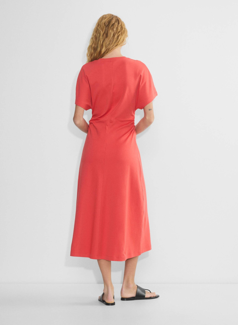 Tess Summer Carter featured in  the Aritzia catalogue for Spring/Summer 2025