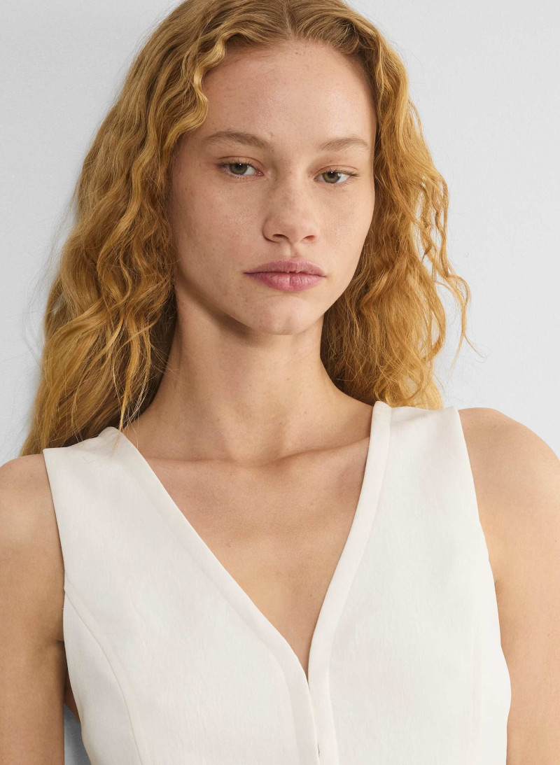 Tess Summer Carter featured in  the Aritzia catalogue for Spring/Summer 2025