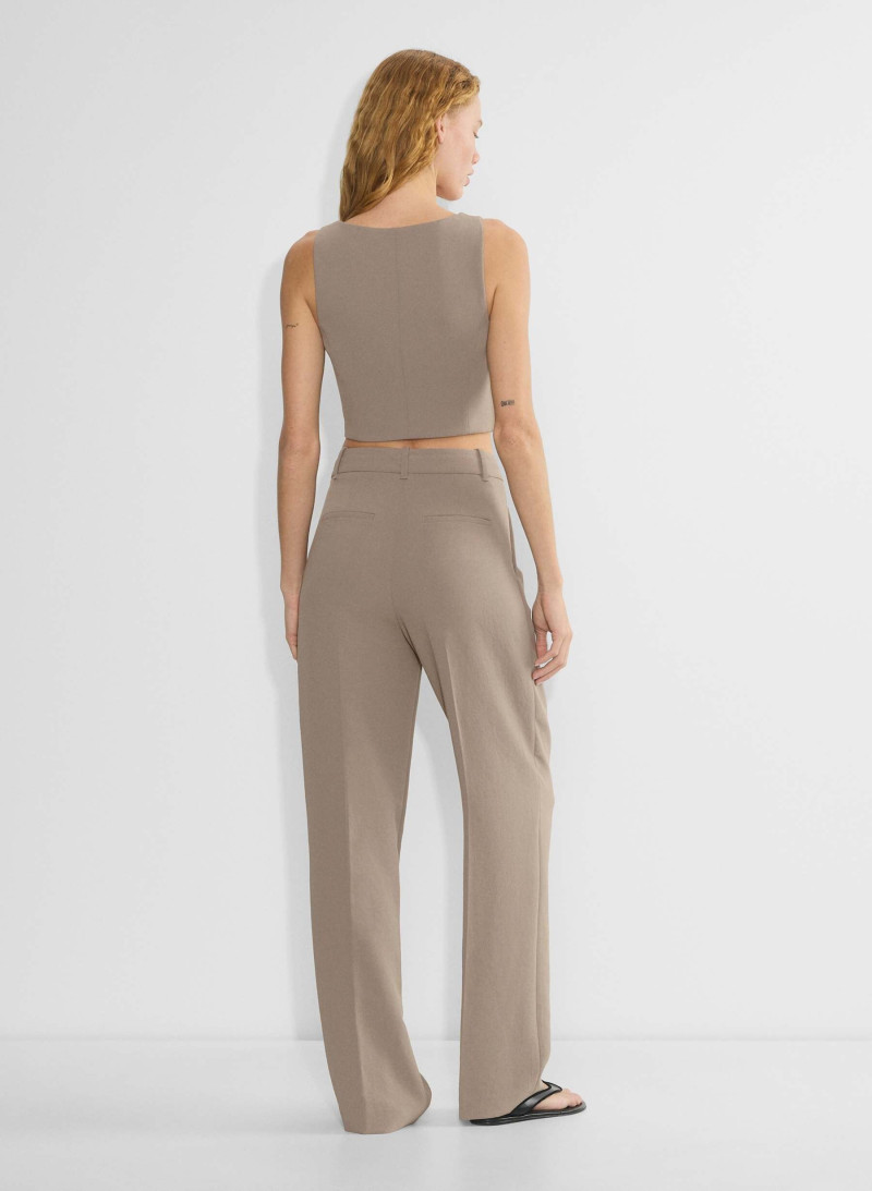 Tess Summer Carter featured in  the Aritzia catalogue for Spring/Summer 2025