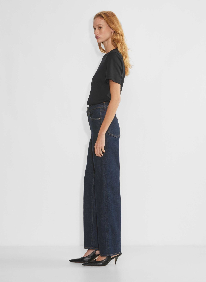 Tess Summer Carter featured in  the Aritzia catalogue for Spring/Summer 2025