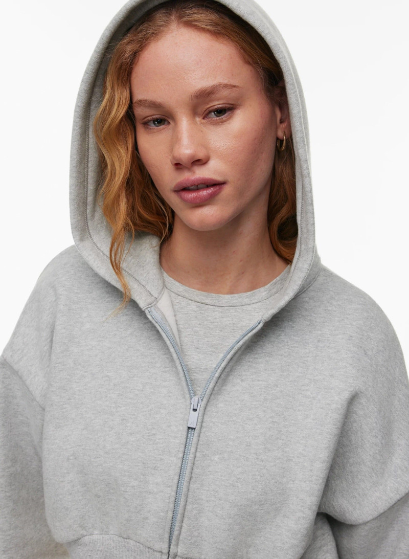 Tess Summer Carter featured in  the Aritzia catalogue for Spring/Summer 2024