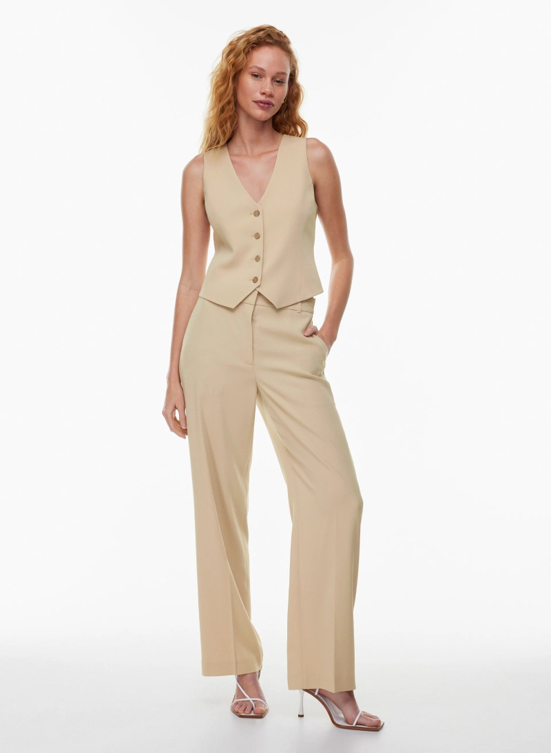 Tess Summer Carter featured in  the Aritzia catalogue for Spring/Summer 2024