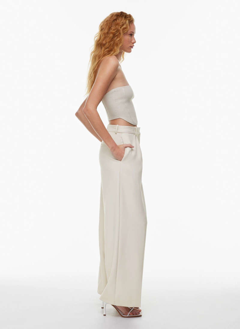 Tess Summer Carter featured in  the Aritzia catalogue for Spring/Summer 2024