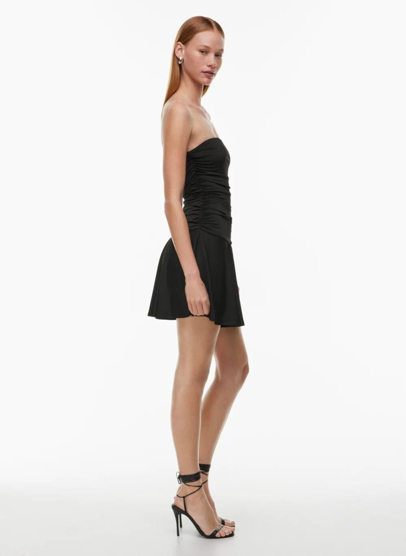 Tess Summer Carter featured in  the Aritzia catalogue for Spring/Summer 2024
