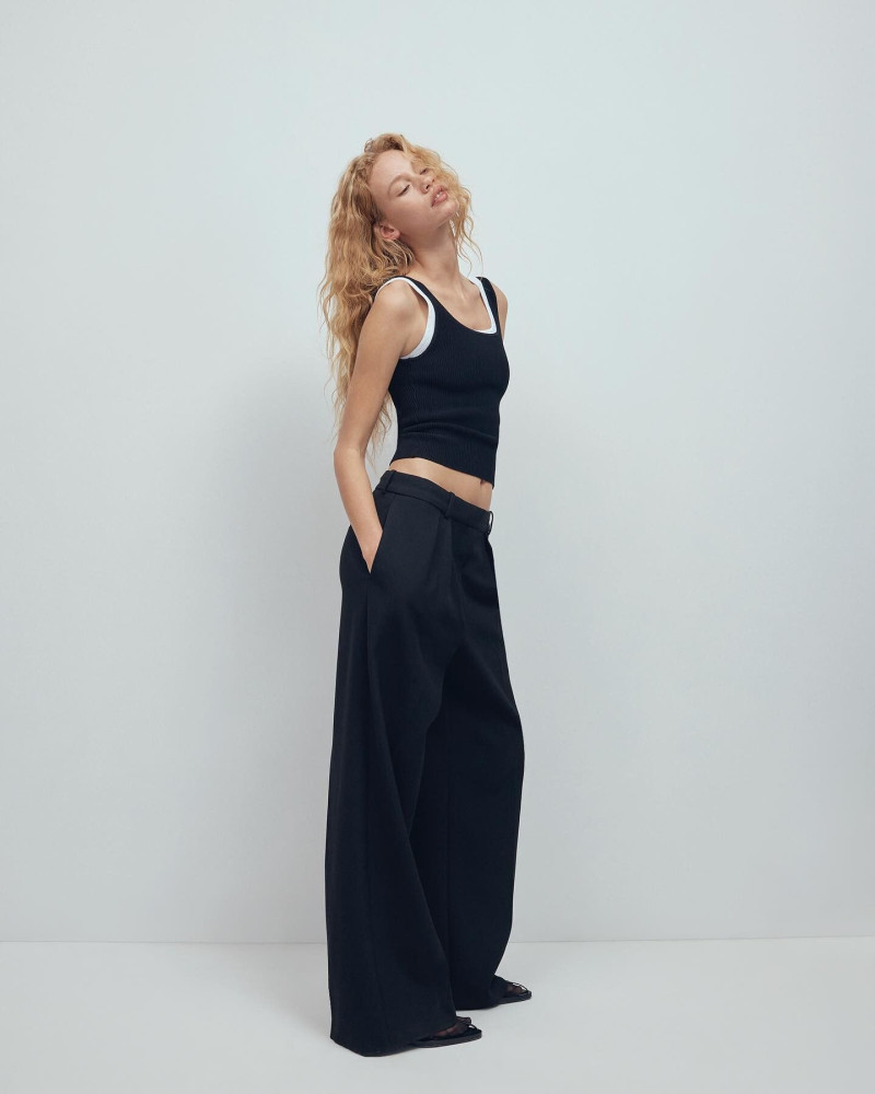 Tess Summer Carter featured in  the Aritzia catalogue for Autumn/Winter 2023
