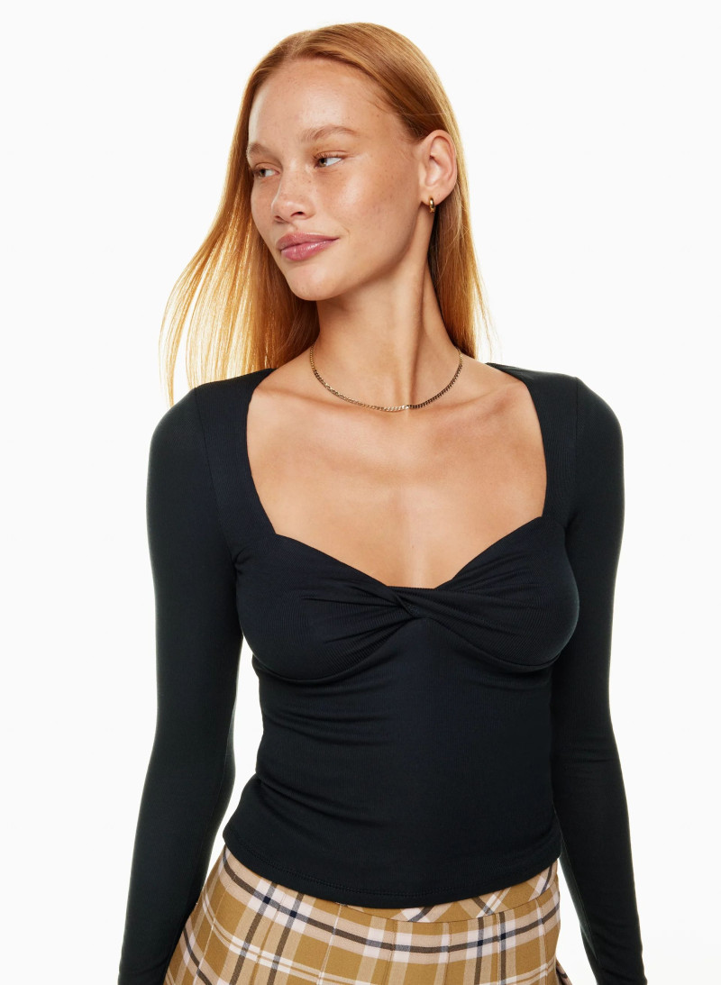 Tess Summer Carter featured in  the Aritzia catalogue for Spring/Summer 2023
