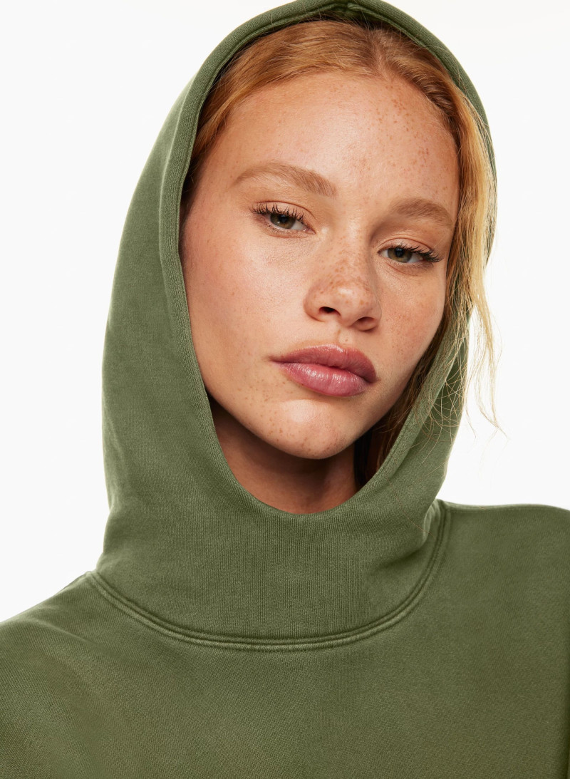 Tess Summer Carter featured in  the Aritzia catalogue for Spring/Summer 2023