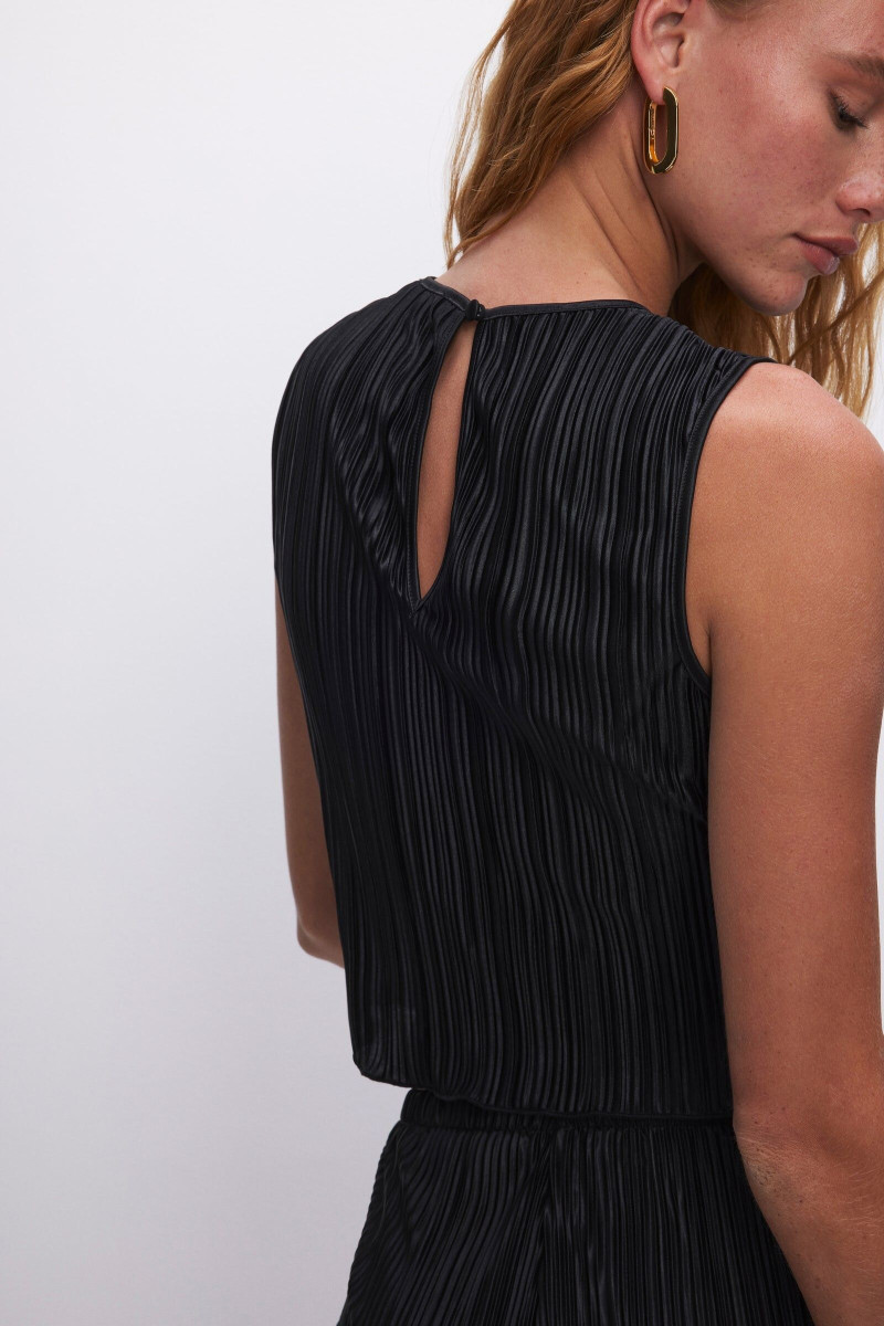 Tess Summer Carter featured in  the Good American catalogue for Spring/Summer 2023