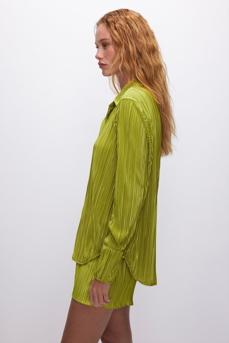 Tess Summer Carter featured in  the Good American catalogue for Spring/Summer 2023