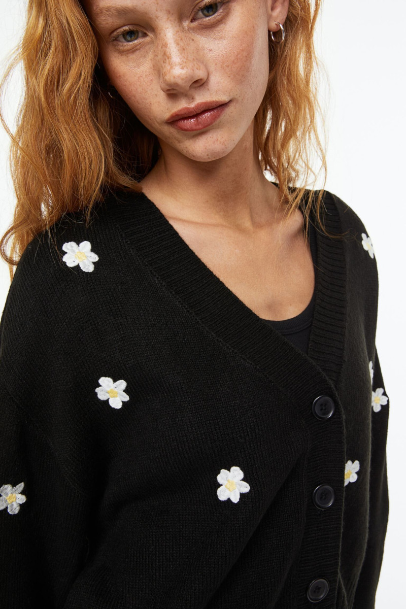 Tess Summer Carter featured in  the H&M catalogue for Spring/Summer 2023