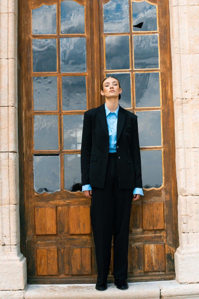 Lorena Rae featured in  the RAERE advertisement for Spring/Summer 2022