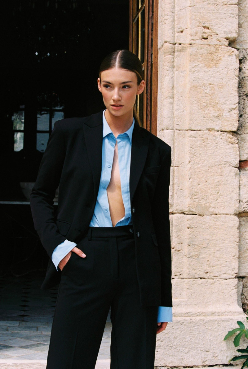 Lorena Rae featured in  the RAERE advertisement for Spring/Summer 2022