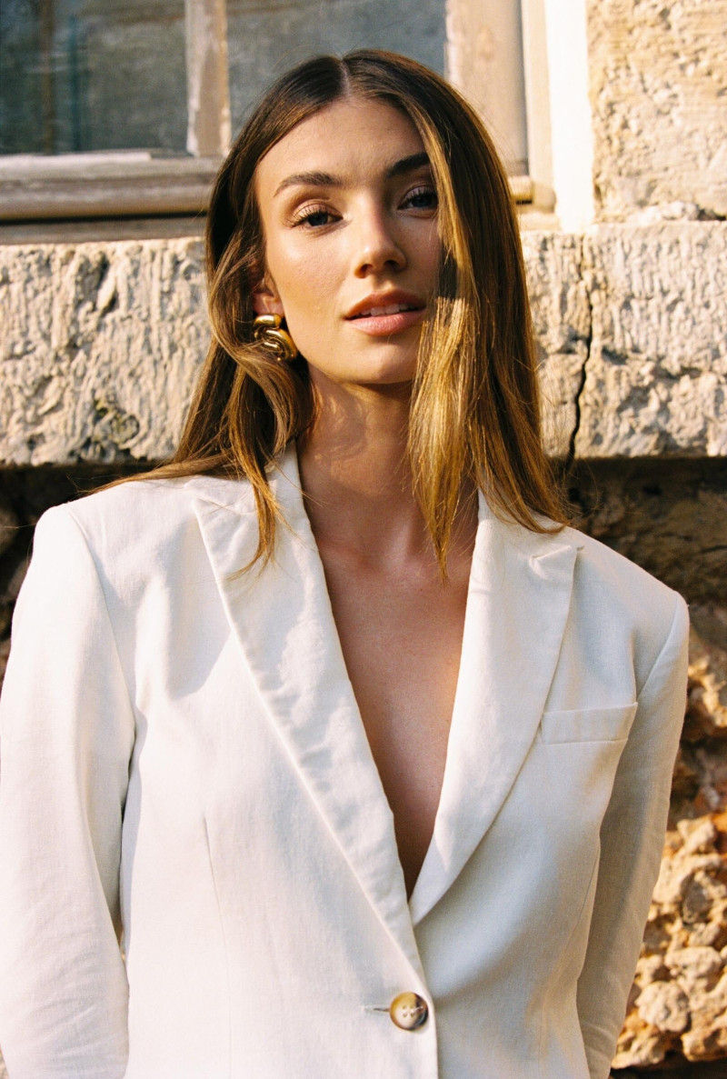 Lorena Rae featured in  the RAERE advertisement for Spring/Summer 2022