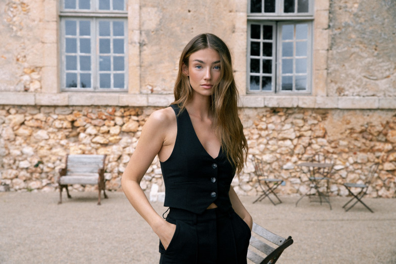 Lorena Rae featured in  the RAERE advertisement for Spring/Summer 2022