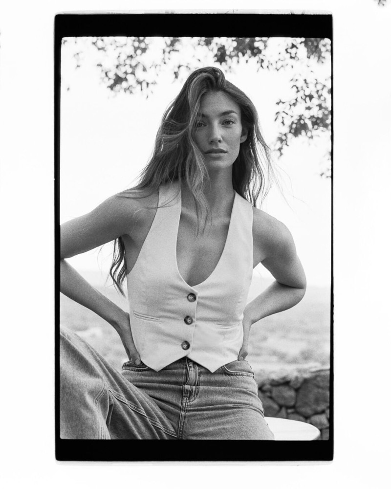 Lorena Rae featured in  the RAERE advertisement for Spring/Summer 2022