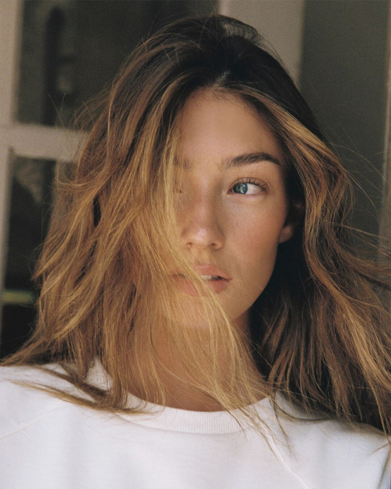 Lorena Rae featured in  the RAERE advertisement for Spring/Summer 2022