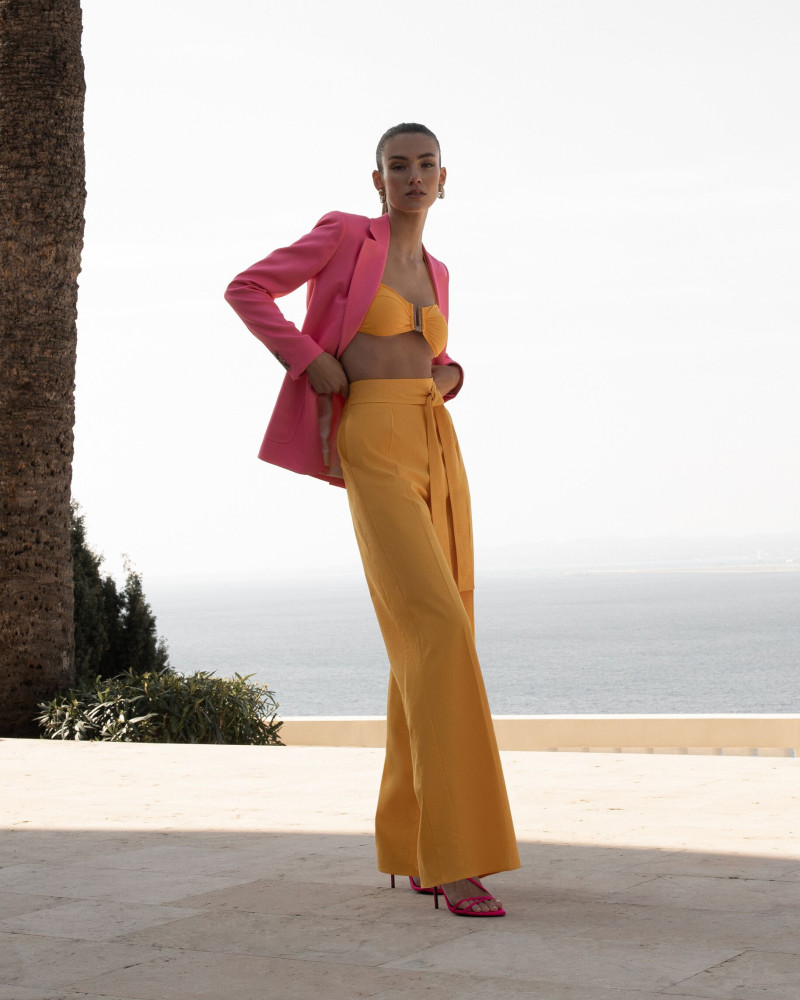 Lorena Rae featured in  the Reiss lookbook for Spring/Summer 2022