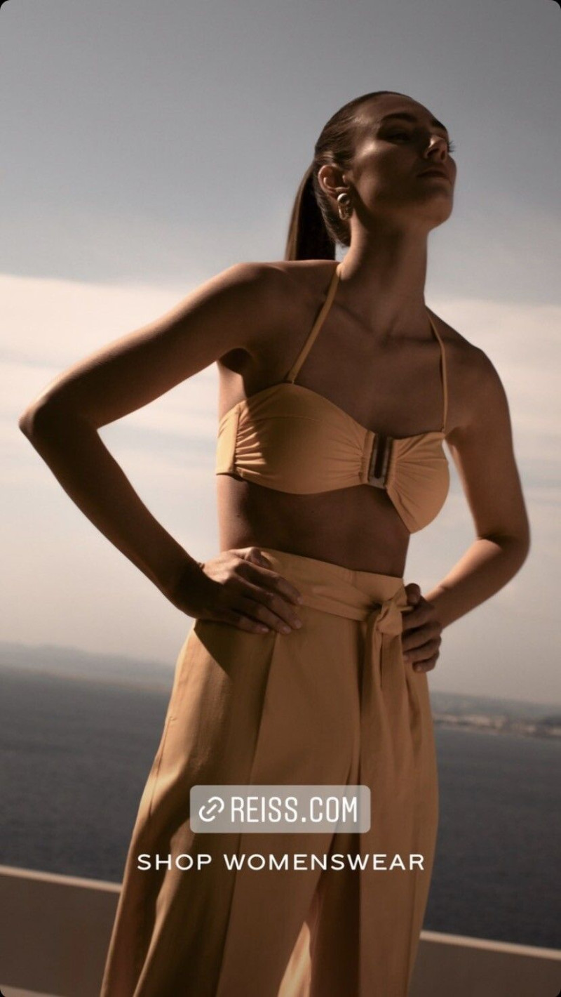 Lorena Rae featured in  the Reiss lookbook for Spring/Summer 2022